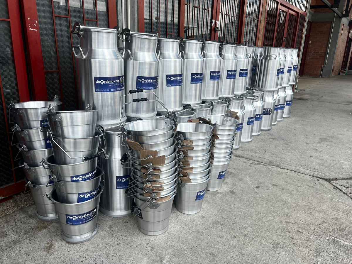 Cantinas y Baldes Lecheros
