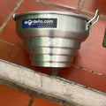 Filtro lechero en aluminio con malla y dos asas, incluido en el combo con el balde