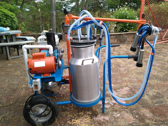 Equipo Twin Car completo con cantina, pezoneras y mangueras en finca